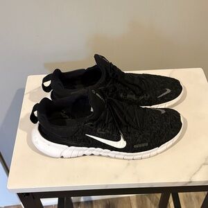 Nike Black Knit Trainers with White Swoosh size 8.5 women’s